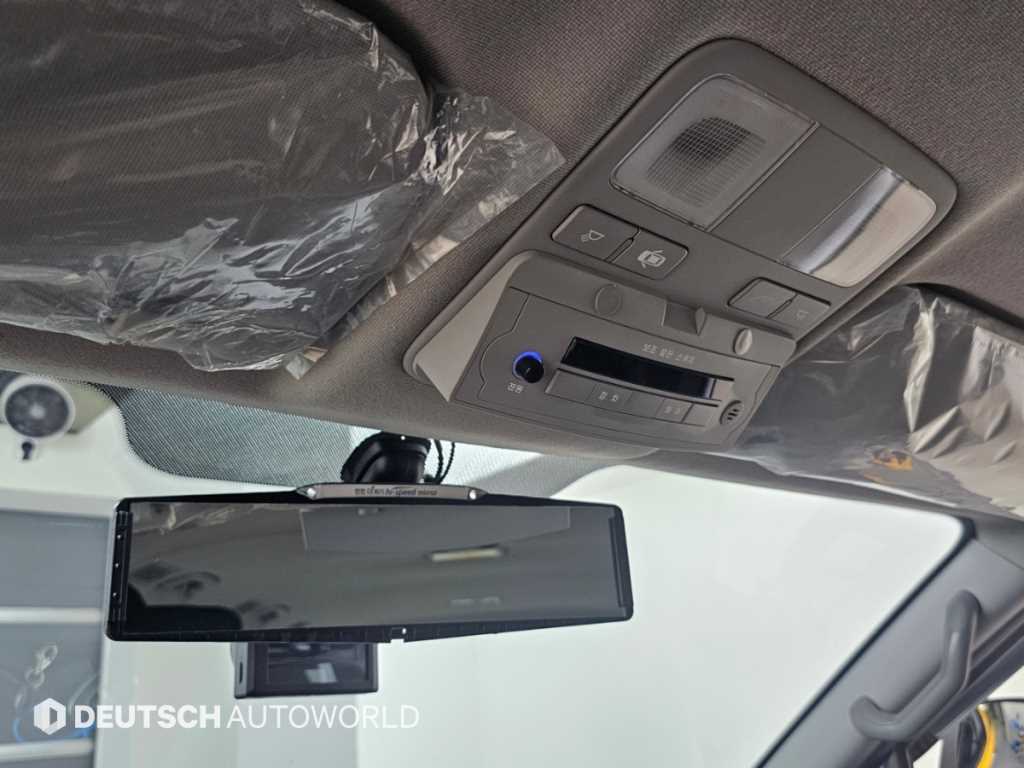 Hyundai Starex — photo 18