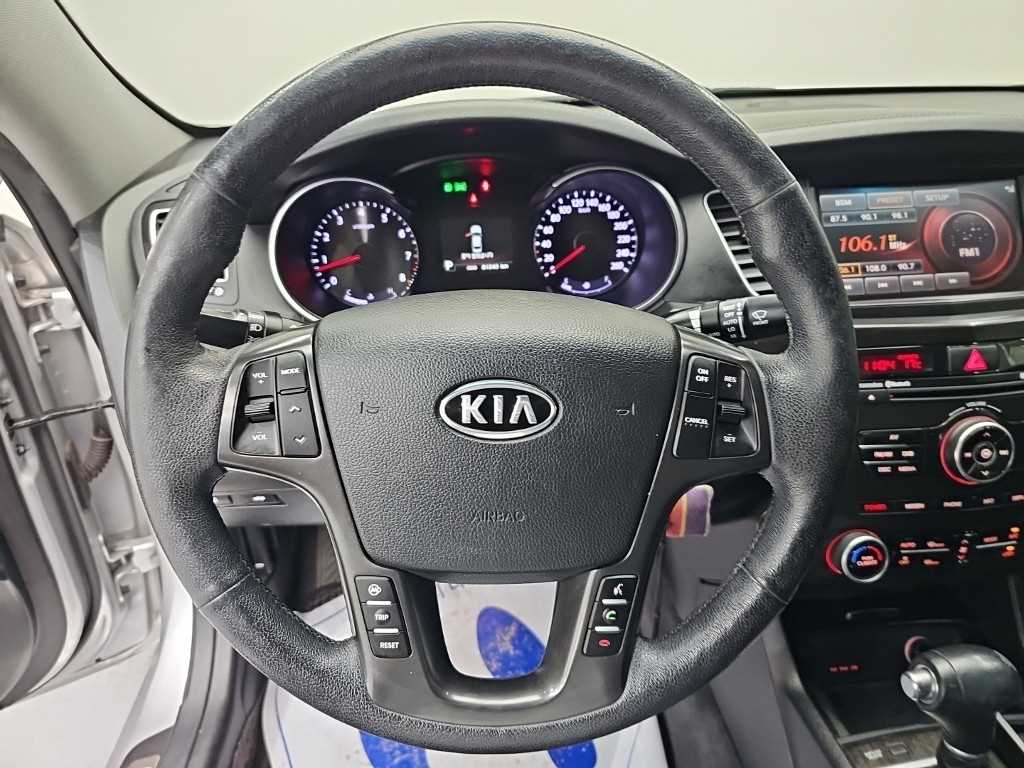 Kia K7 — photo 09