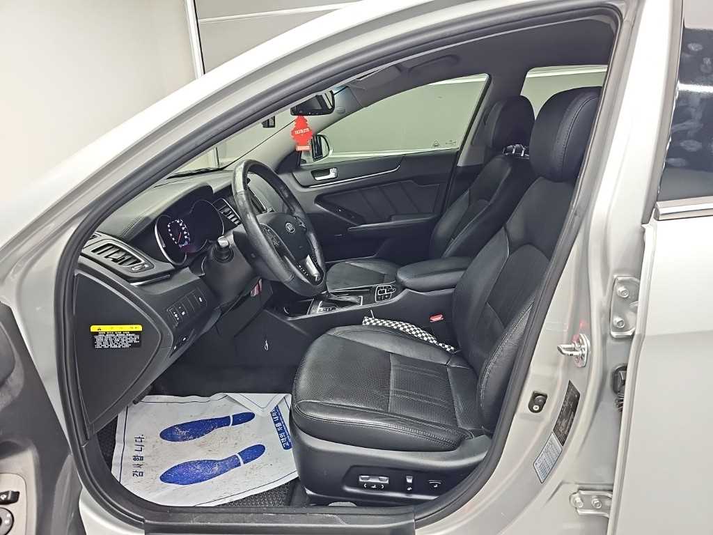 Kia K7 — photo 11