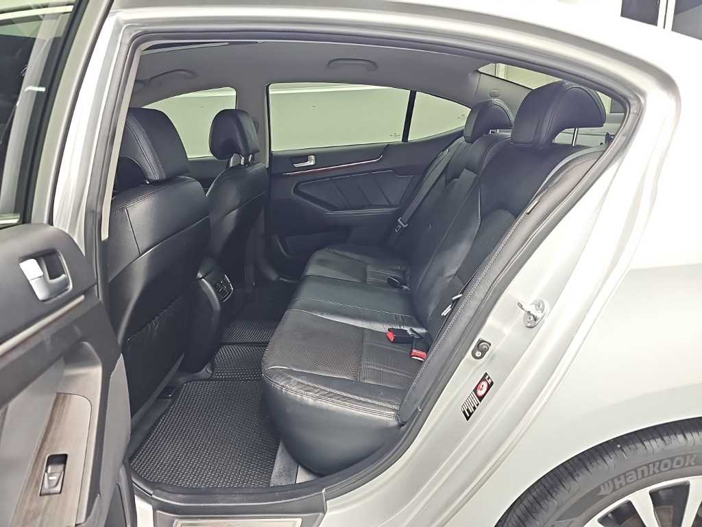 Kia K7 — photo 12