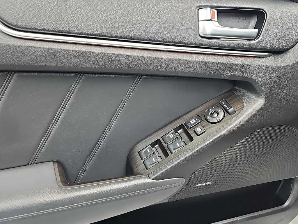 Kia K7 — photo 15
