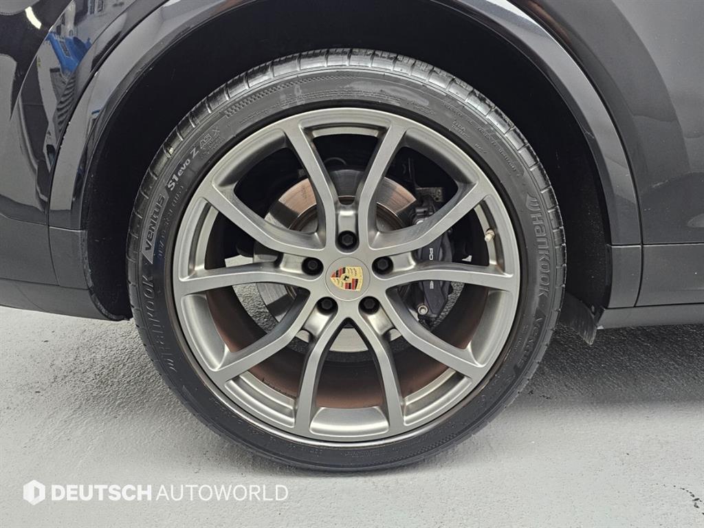 Porsche Cayenne — photo 05