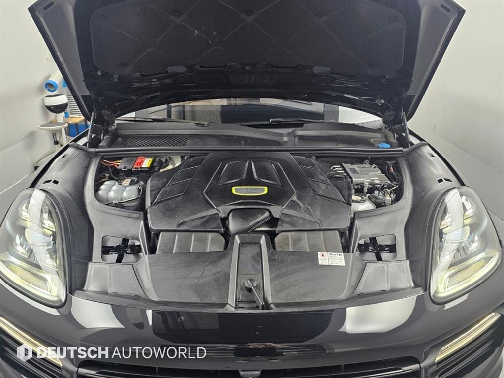 Porsche Cayenne — photo 06