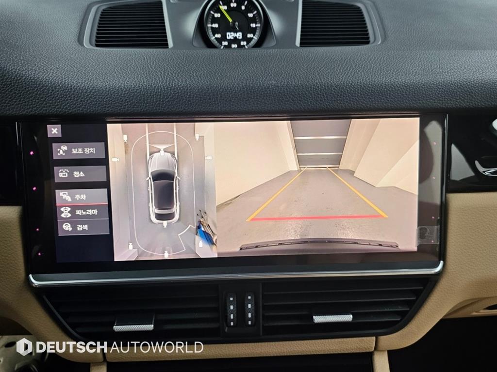 Porsche Cayenne — photo 15