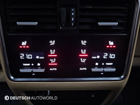 Porsche Cayenne — photo 16