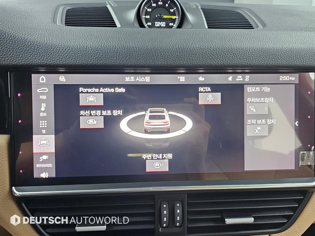 Porsche Cayenne — photo 17