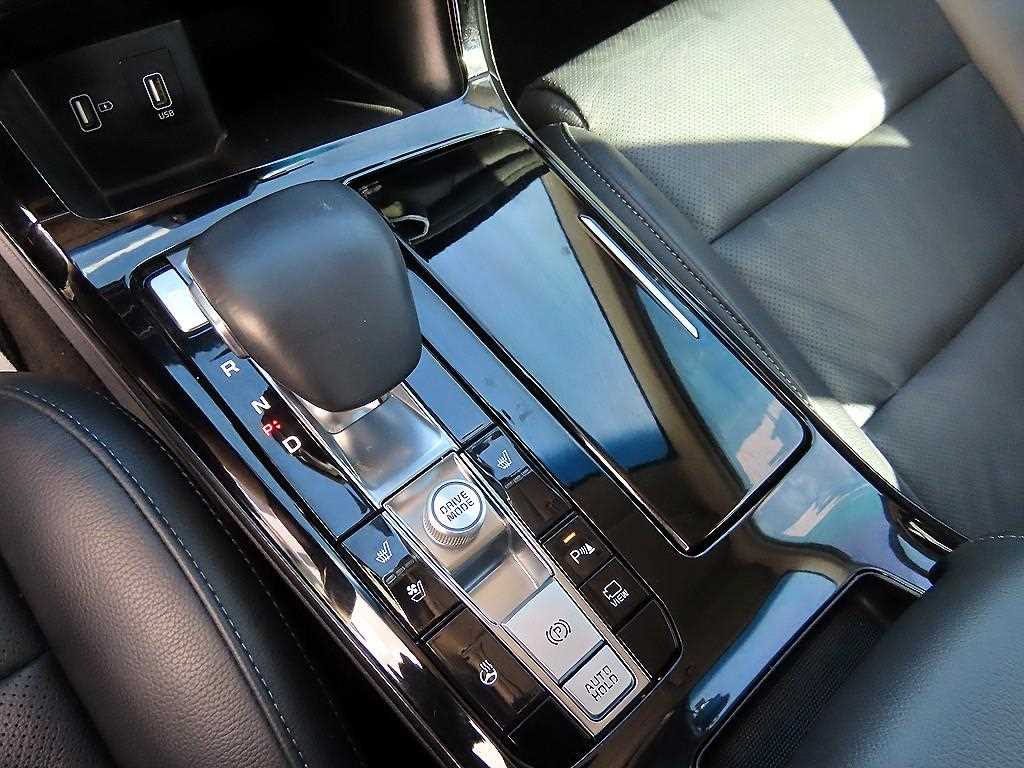Kia K7 — photo 10