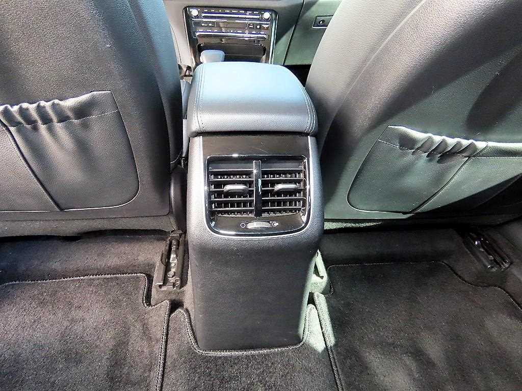 Kia K7 — photo 18
