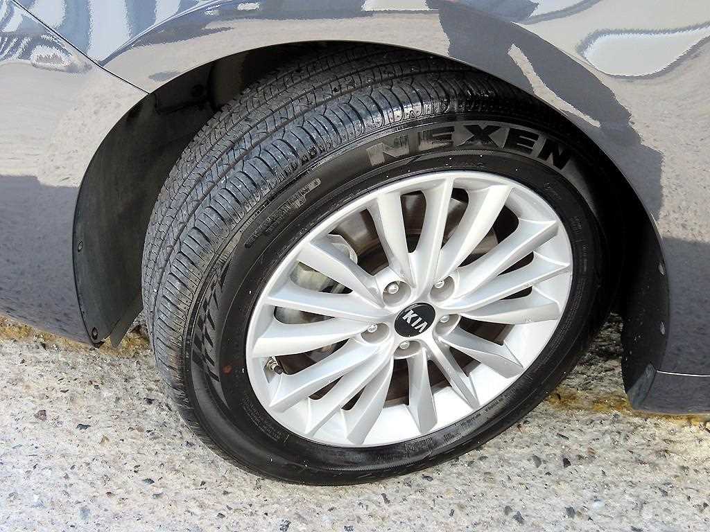 Kia K7 — photo 20