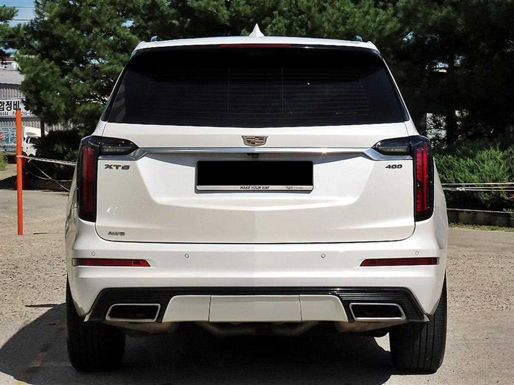 Cadillac XT6 — photo 04