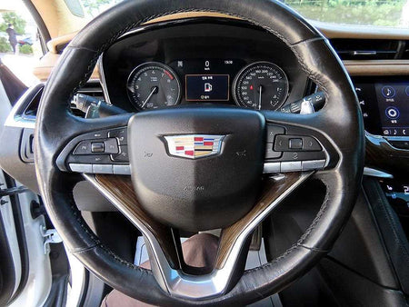 Cadillac XT6 — photo 08