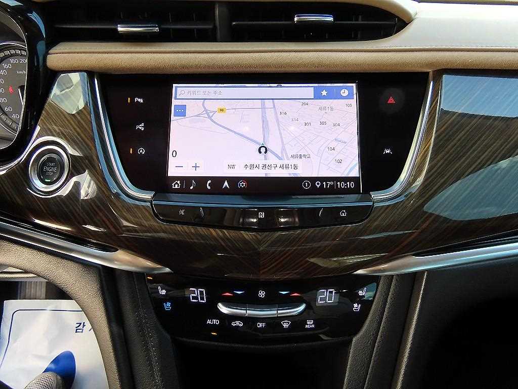 Cadillac XT6 — photo 12