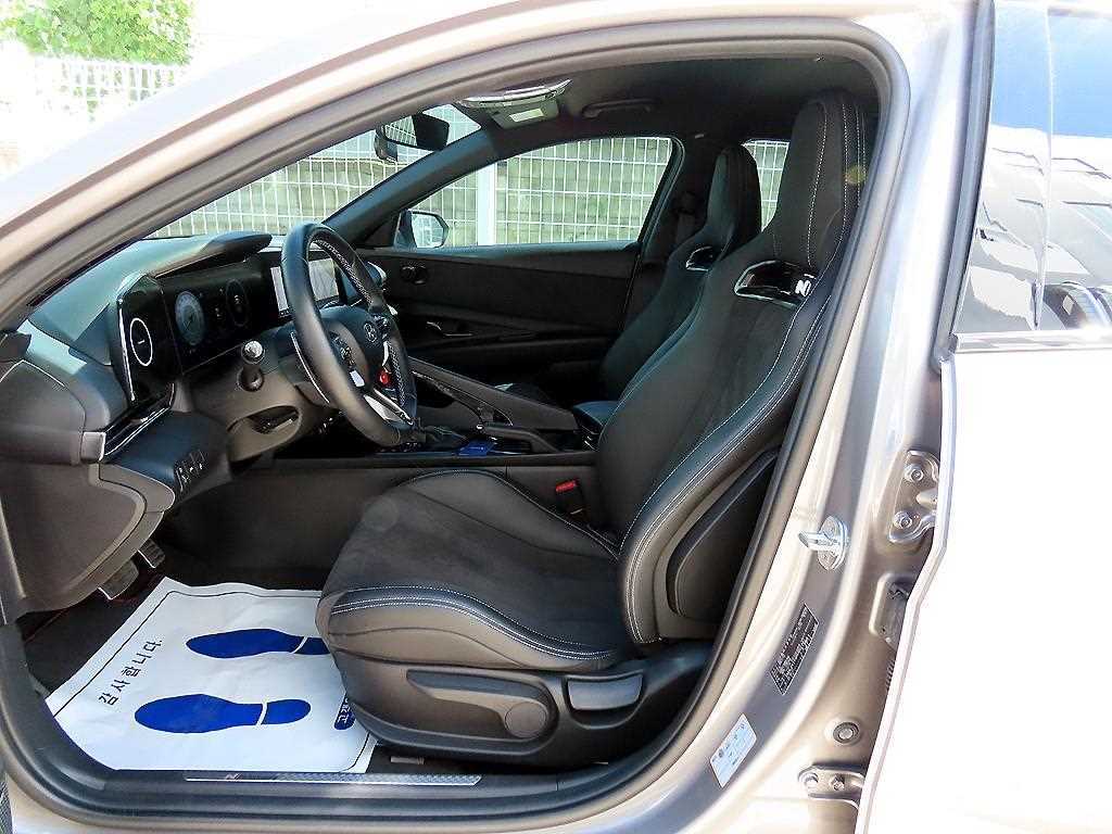Hyundai Avante — photo 05