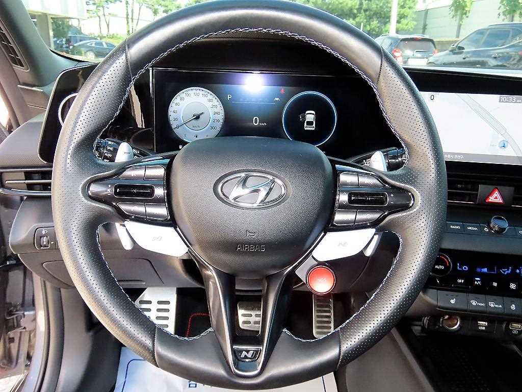 Hyundai Avante — photo 08