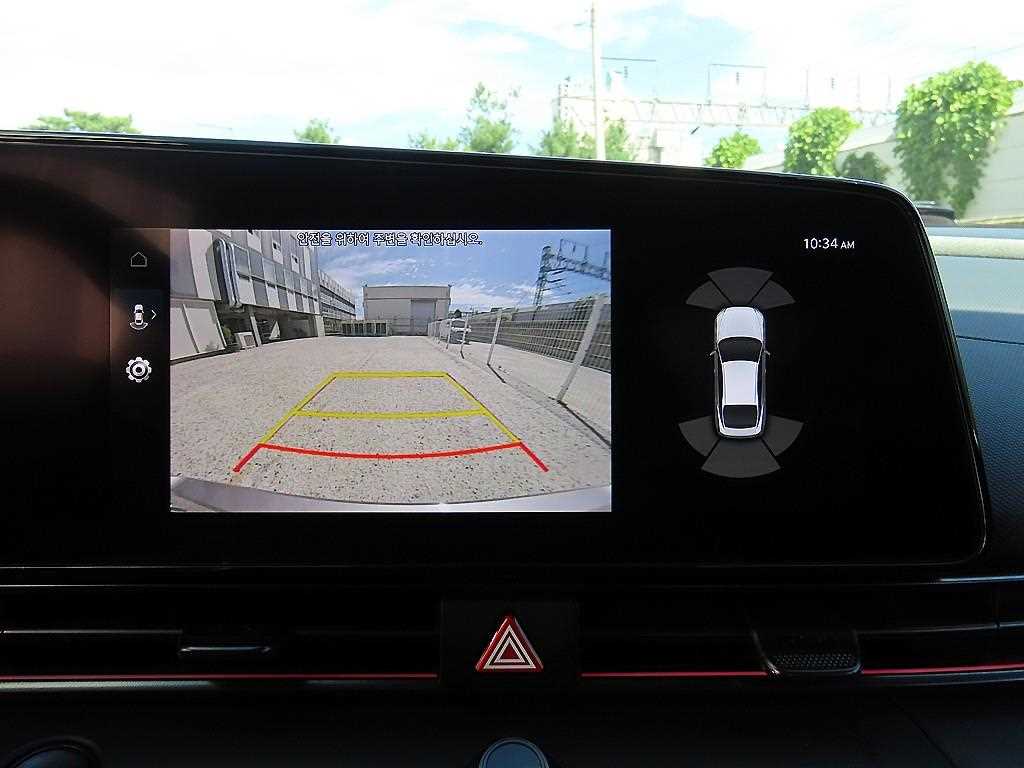 Hyundai Avante — photo 15