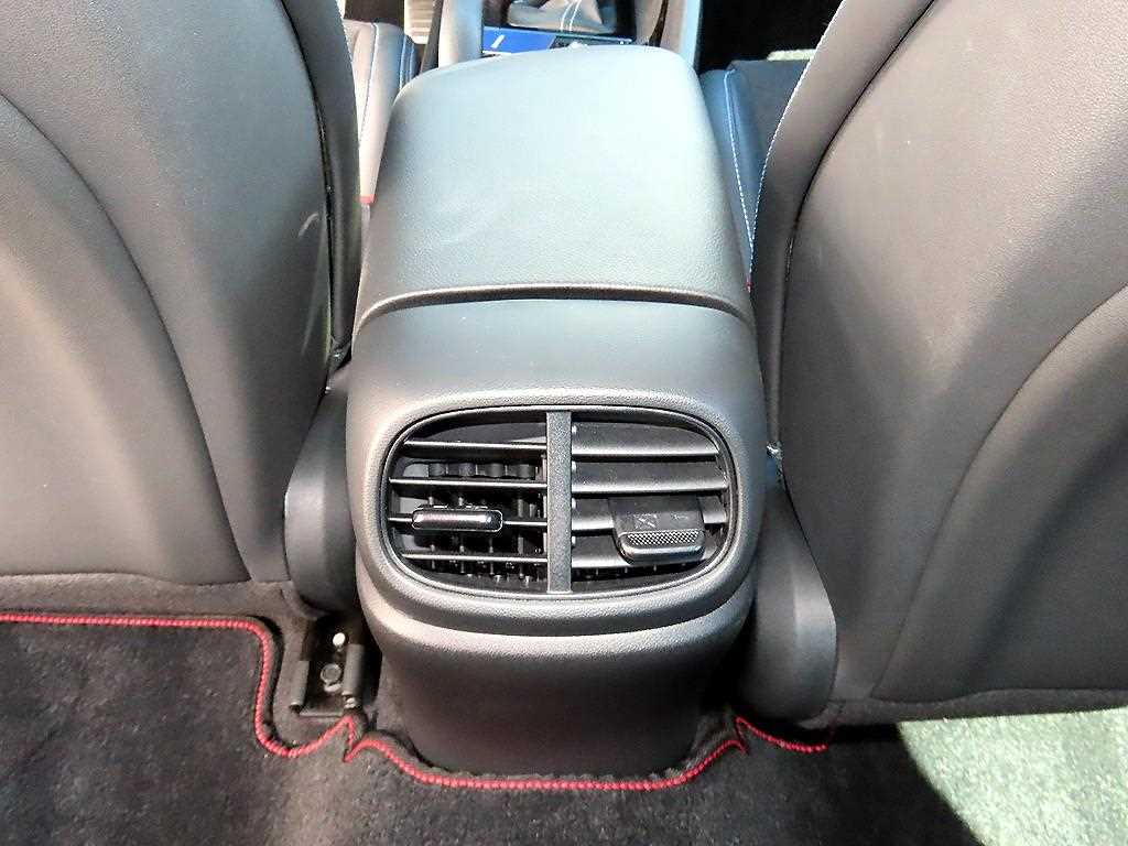 Hyundai Avante — photo 18