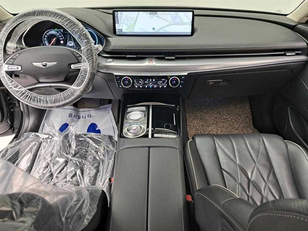 Genesis G80 — photo 06