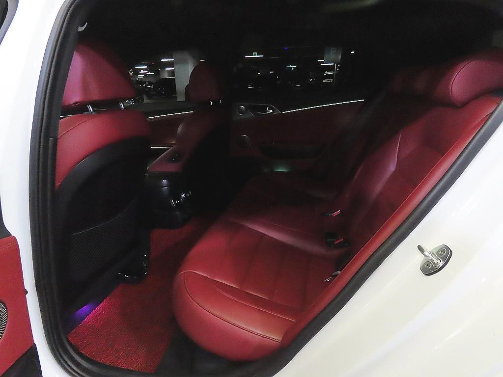 Kia Stinger — photo 07