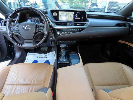 Lexus ES — photo 07
