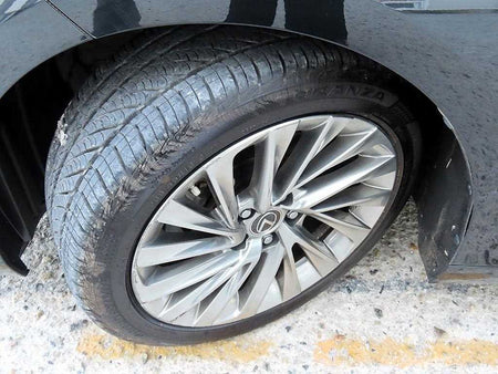 Lexus ES — photo 20