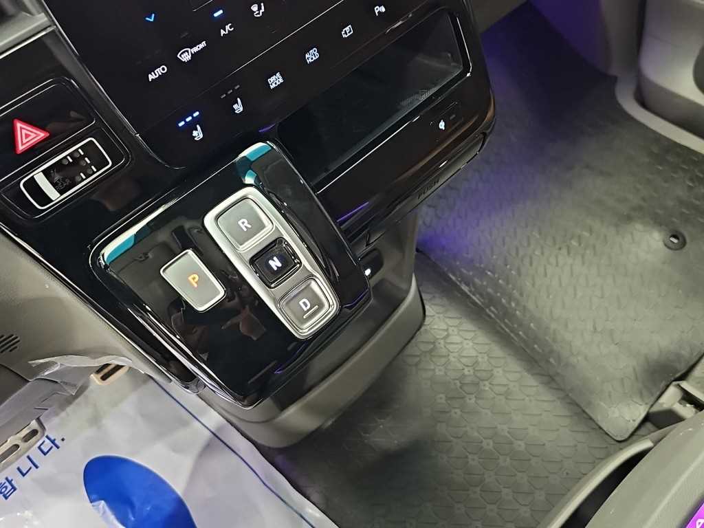 Hyundai Staria — photo 08
