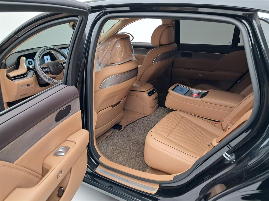 Genesis G90 — photo 12