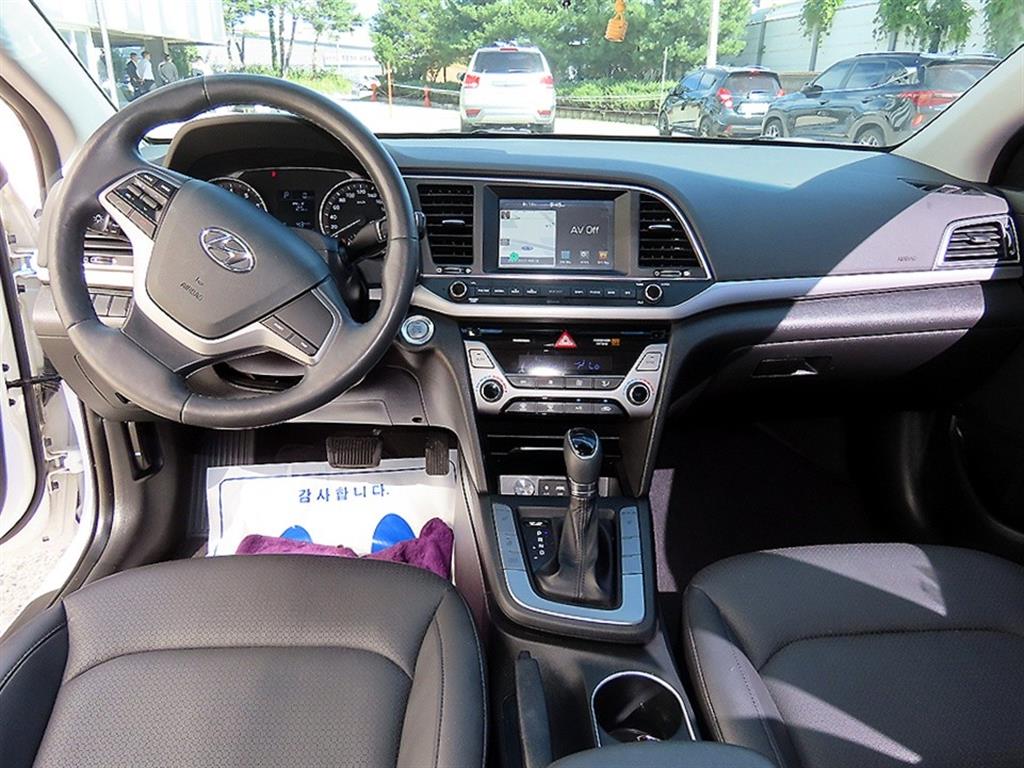 Hyundai AVANTE — photo 07