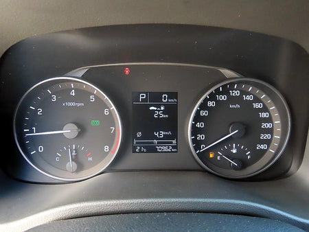 Hyundai AVANTE — photo 09