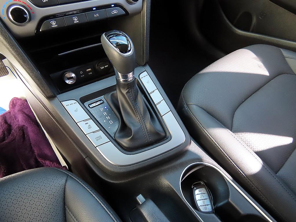 Hyundai AVANTE — photo 10