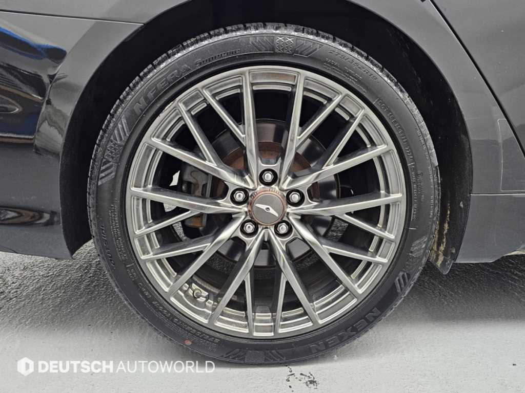 Genesis G80 — photo 05