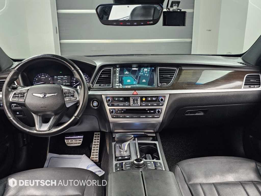 Genesis G80 — photo 07