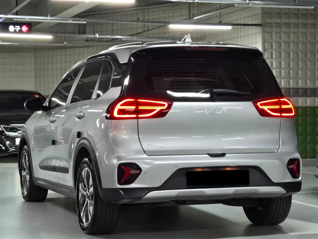 Kia Niro — photo 04