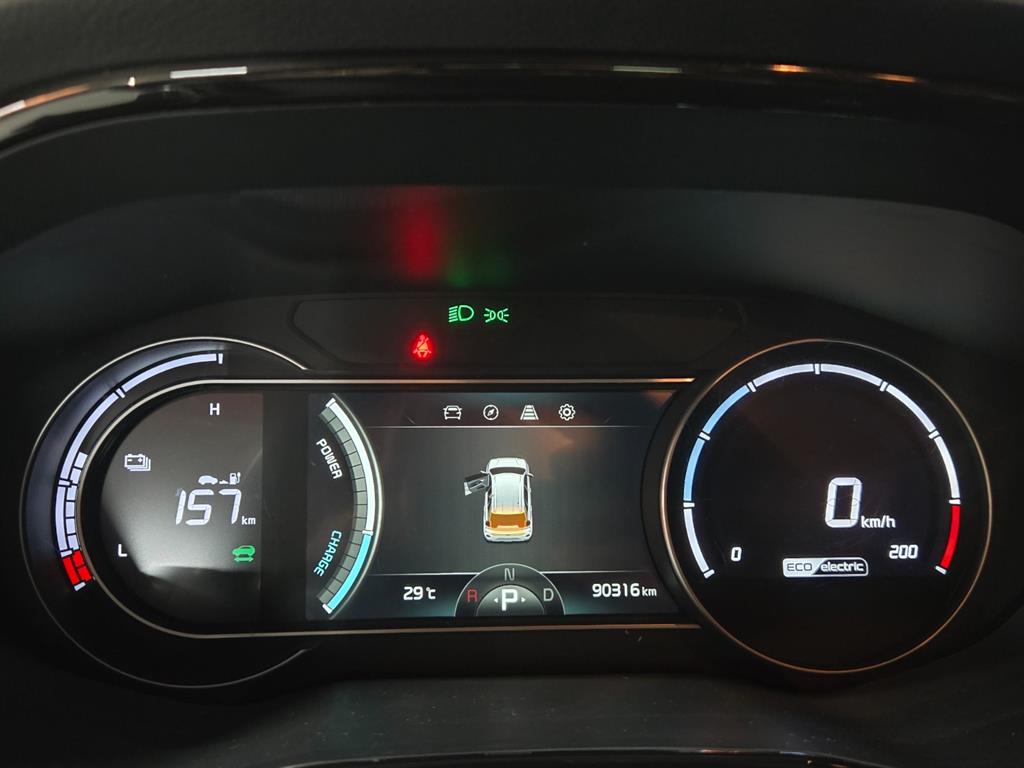 Kia Niro — photo 09