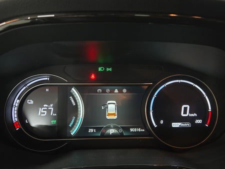 Kia Niro — photo 09