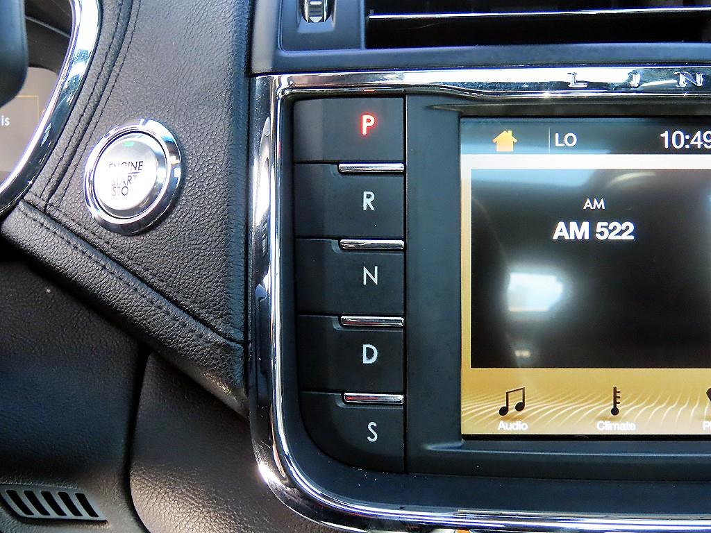 Lincoln Continental — photo 11