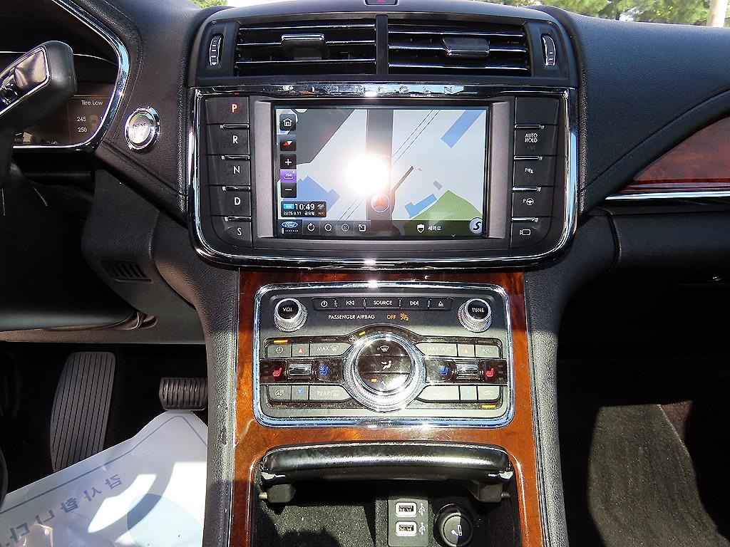 Lincoln Continental — photo 13