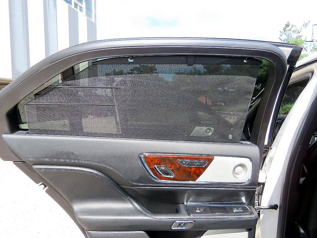 Lincoln Continental — photo 15