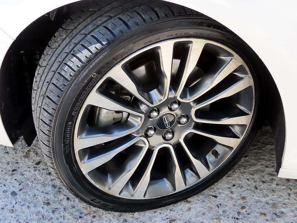 Lincoln Continental — photo 20