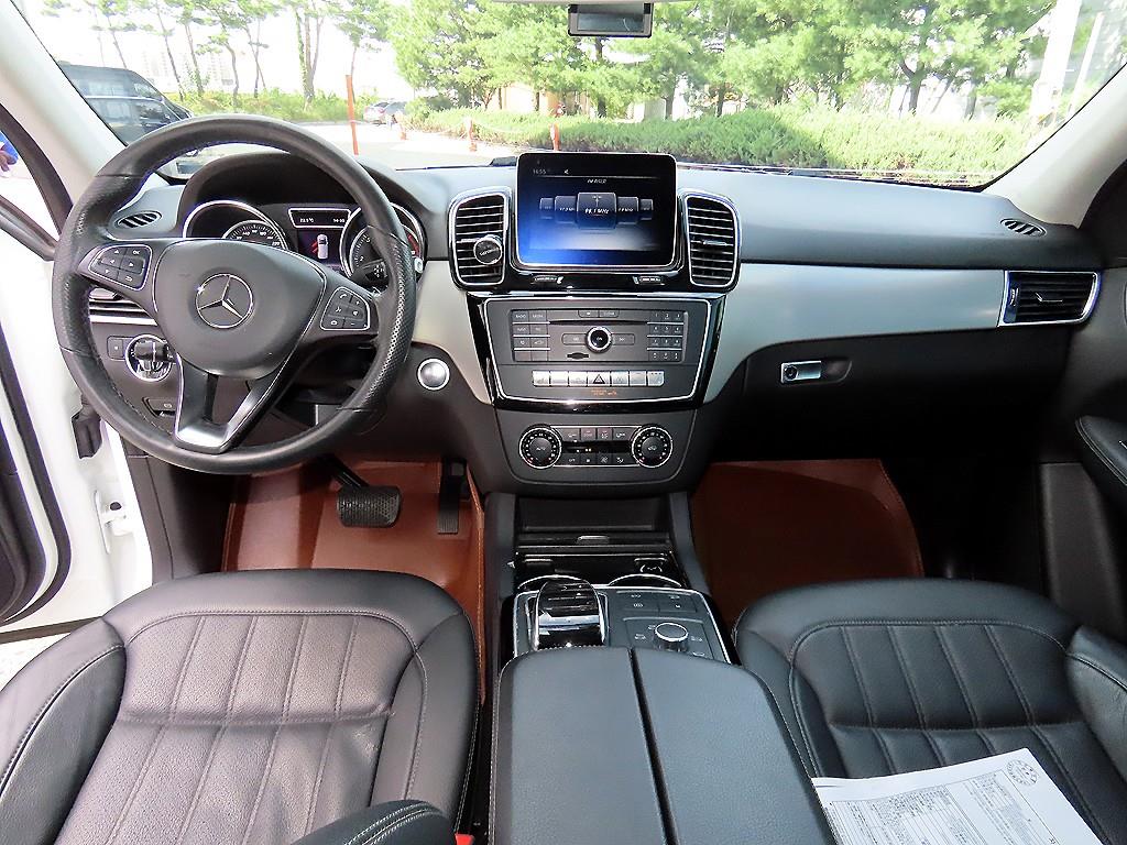 Mercedes-Benz GLE-Class — photo 07