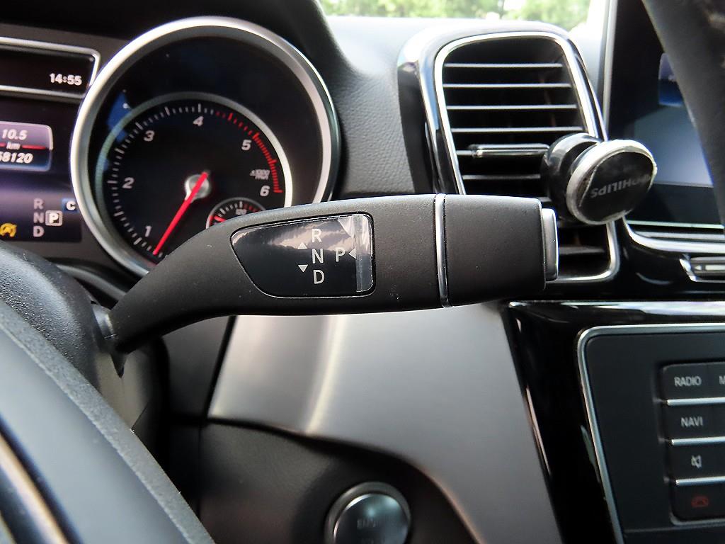 Mercedes-Benz GLE-Class — photo 10
