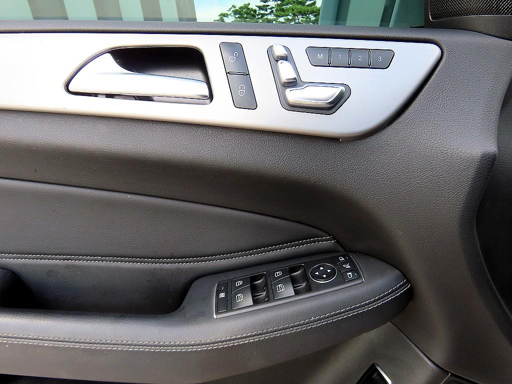 Mercedes-Benz GLE-Class — photo 11