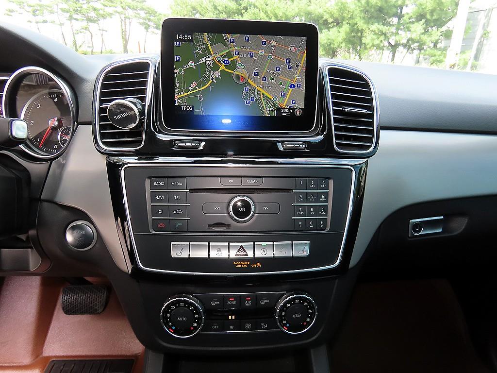 Mercedes-Benz GLE-Class — photo 13