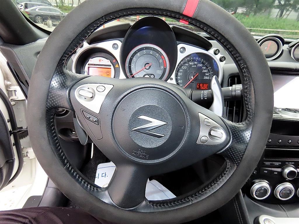 Nissan 370Z — photo 07