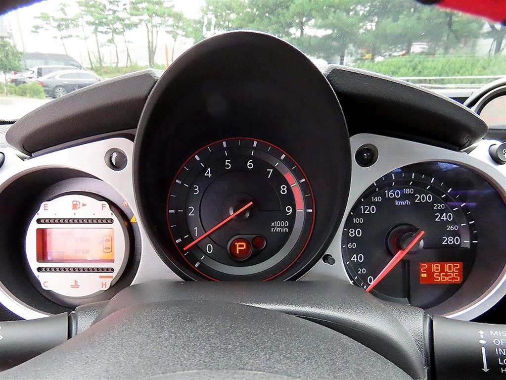 Nissan 370Z — photo 08