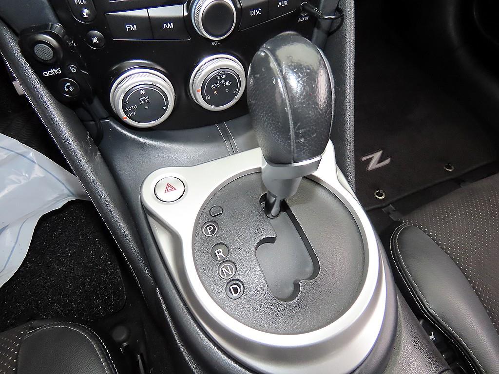 Nissan 370Z — photo 10
