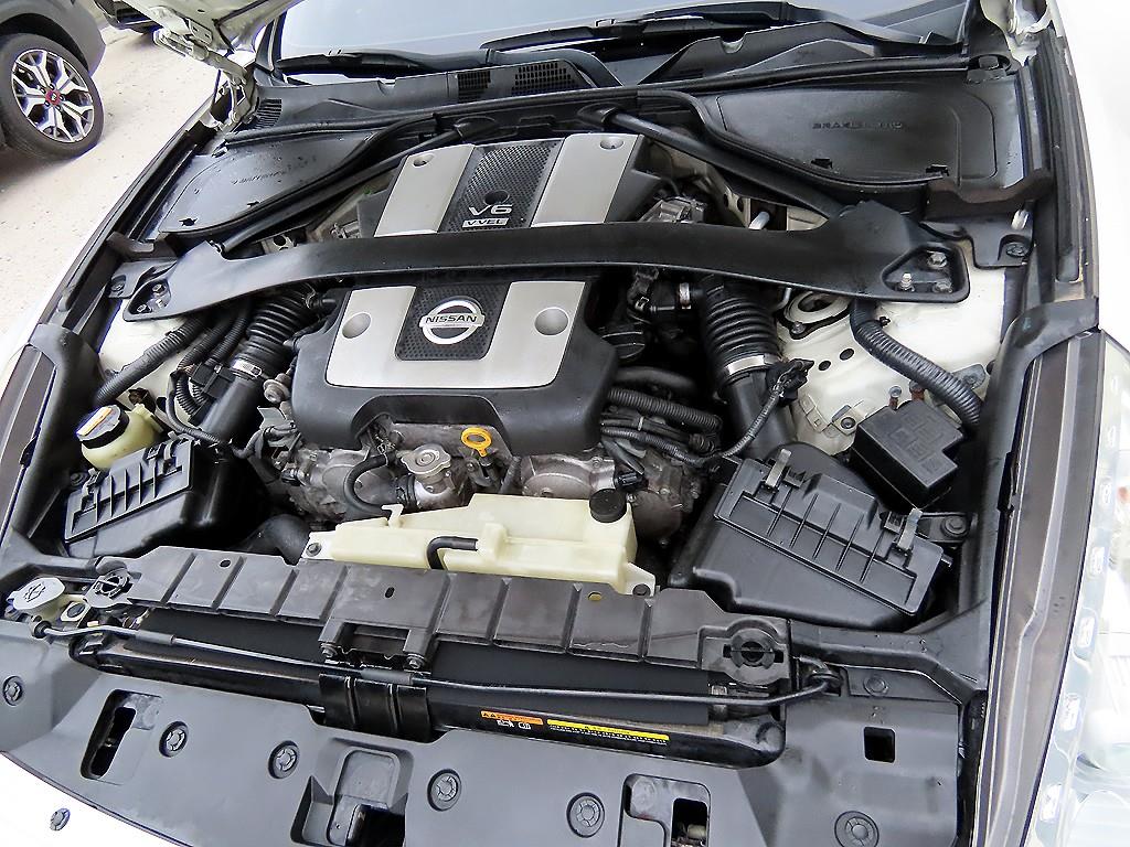 Nissan 370Z — photo 18