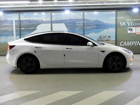 Tesla Model 3 — photo 03