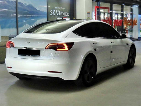 Tesla Model 3 — photo 04