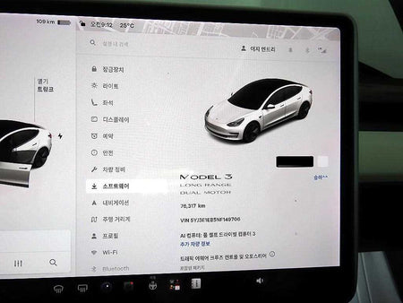 Tesla Model 3 — photo 09