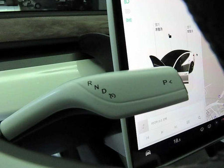 Tesla Model 3 — photo 12